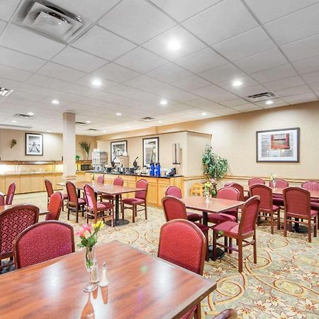 Clarion Inn Tulsa International Airport Eksteriør bilde