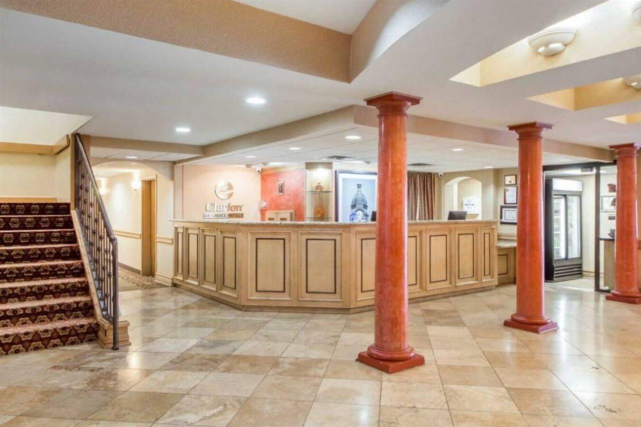 Clarion Inn Tulsa International Airport Eksteriør bilde