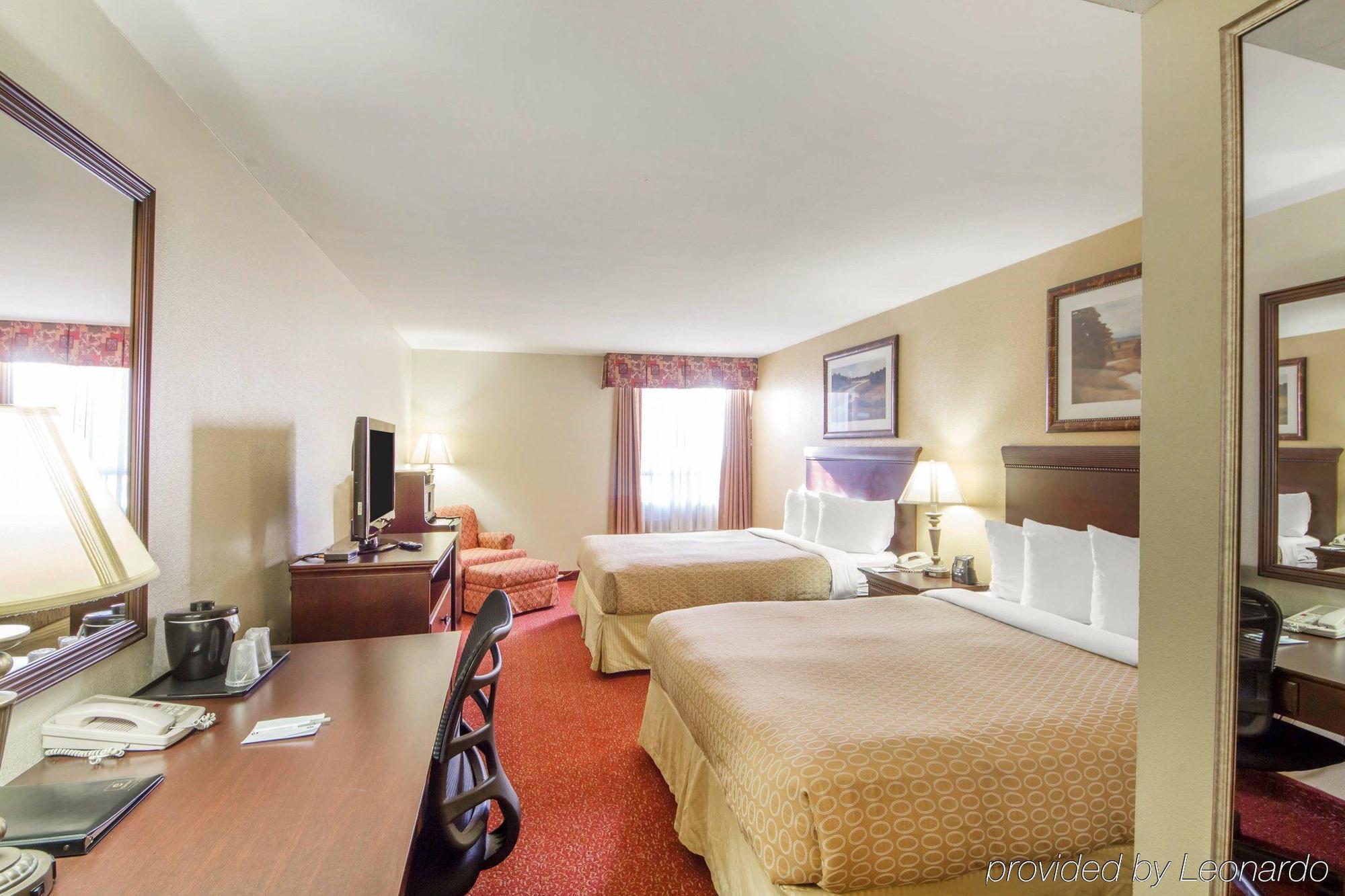 Clarion Inn Tulsa International Airport Eksteriør bilde
