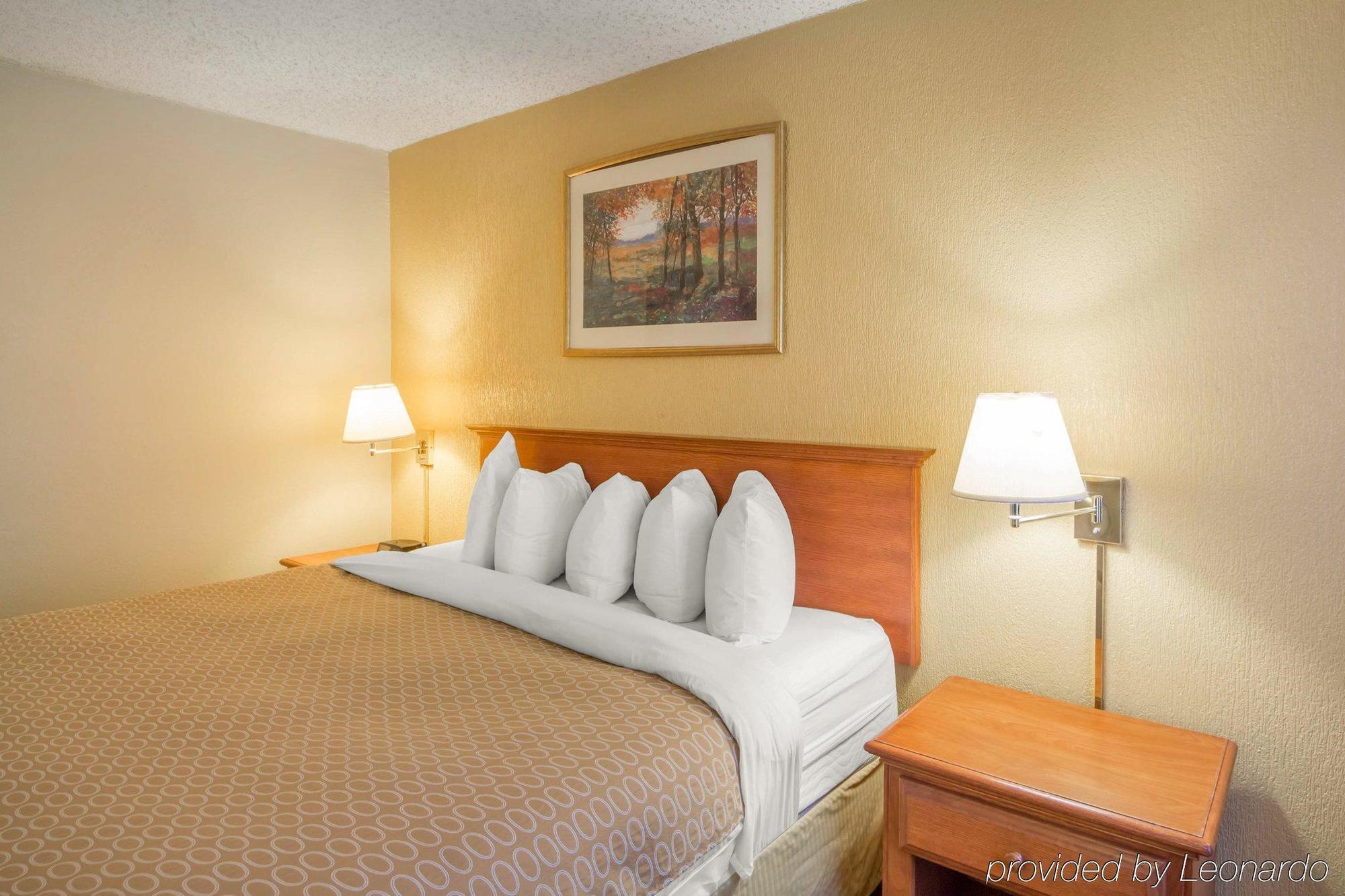 Clarion Inn Tulsa International Airport Eksteriør bilde