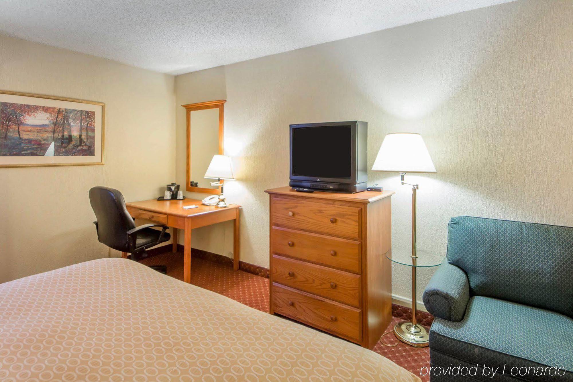 Clarion Inn Tulsa International Airport Eksteriør bilde