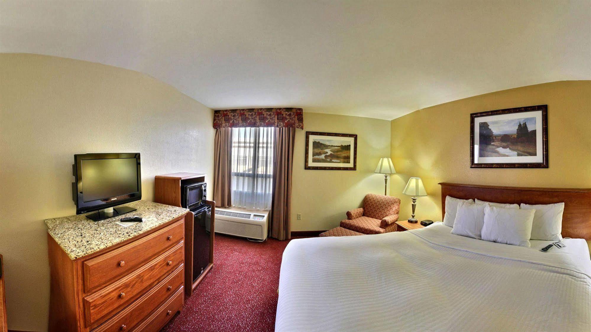 Clarion Inn Tulsa International Airport Eksteriør bilde