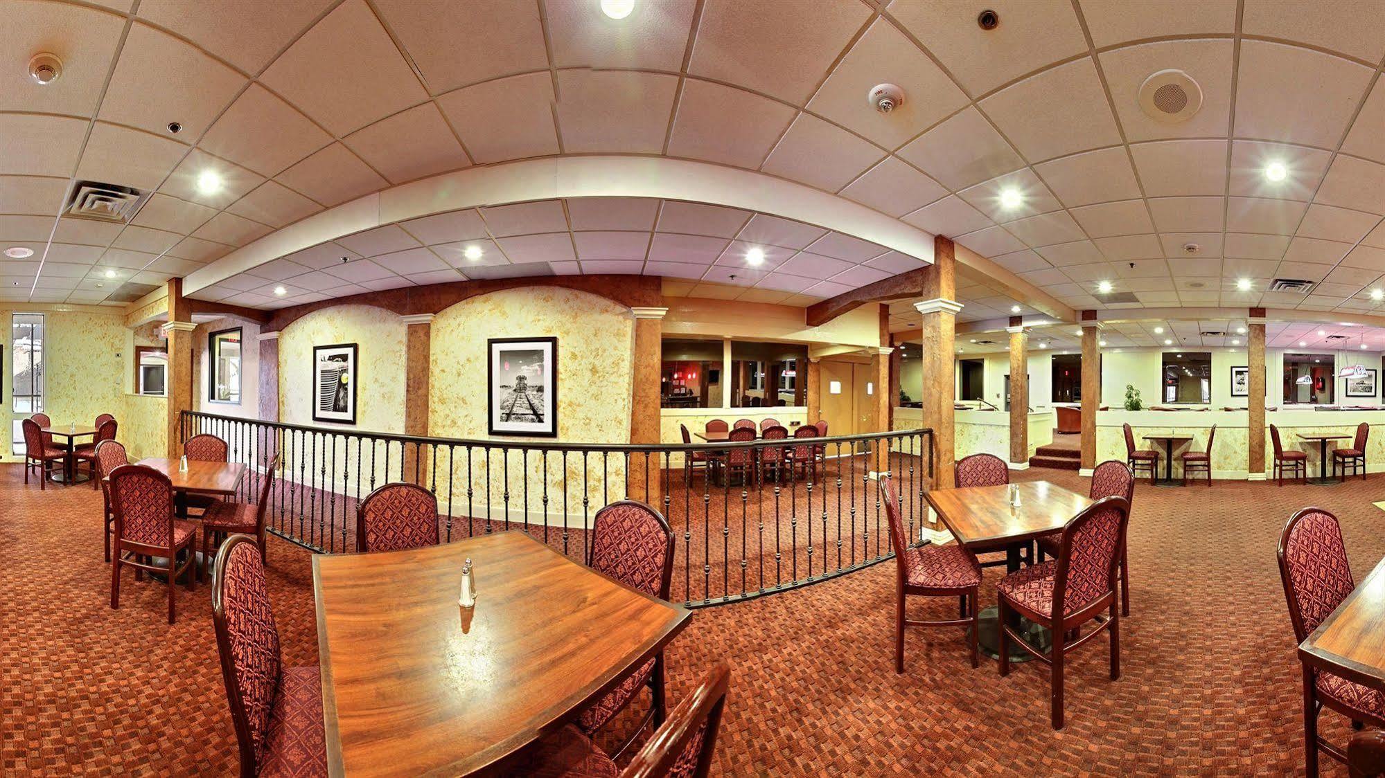 Clarion Inn Tulsa International Airport Eksteriør bilde