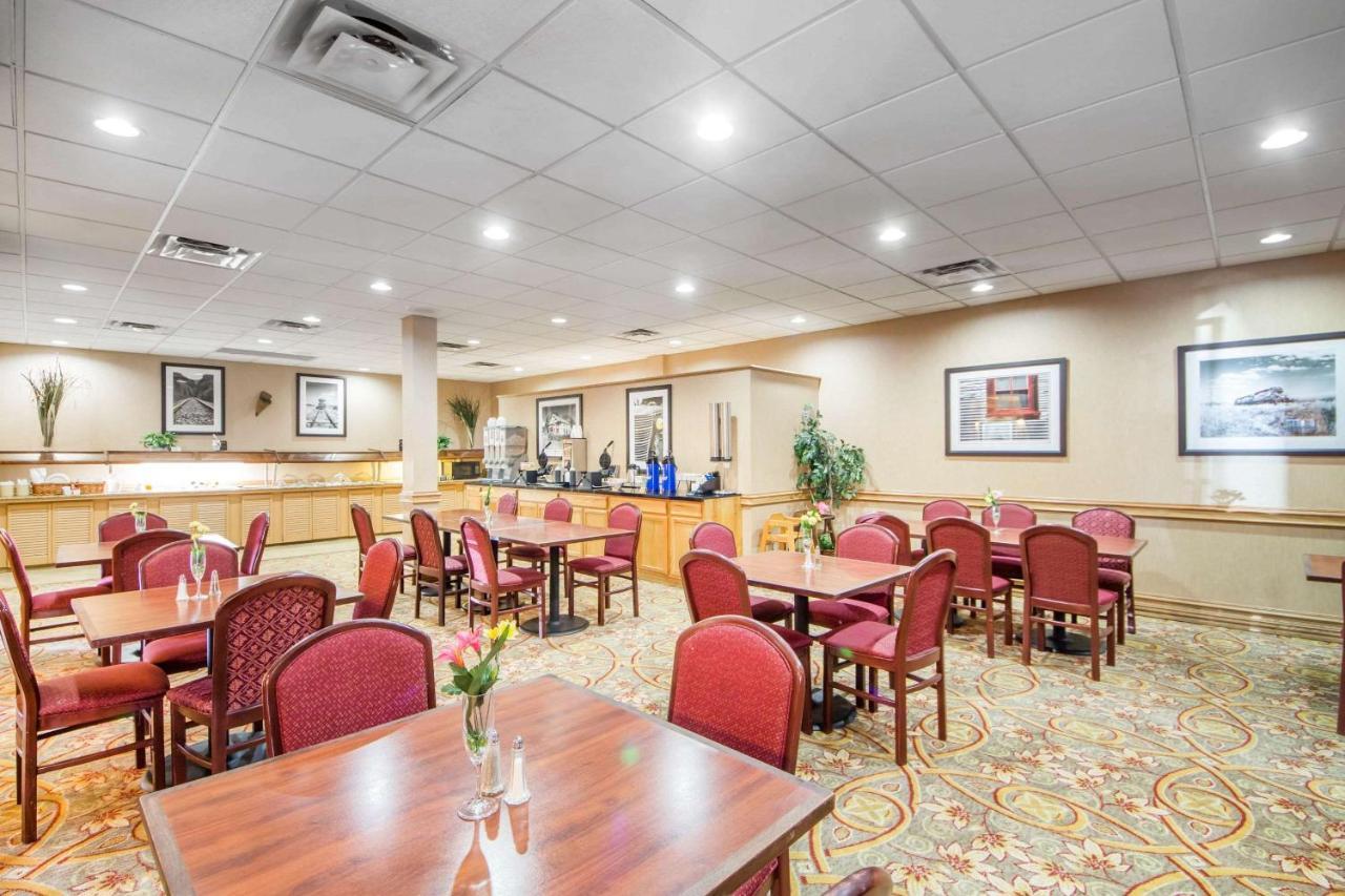 Clarion Inn Tulsa International Airport Eksteriør bilde